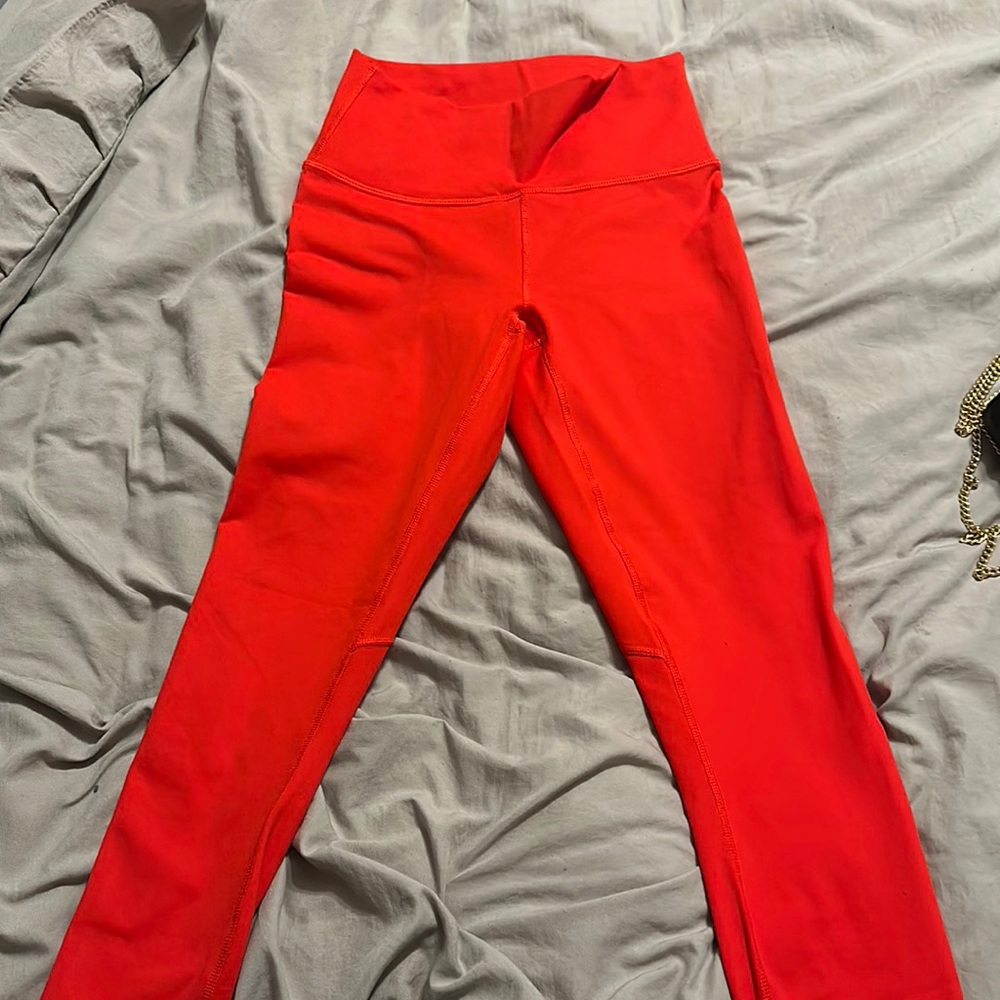 Fabletics 7/8 Leggings in XS Color Red